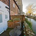 The Little Marlowe - 1 Bed City Centre Cottage