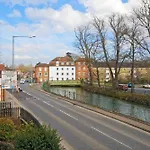 City Centre Riverside Retreat