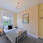 City Centre Riverside Retreat