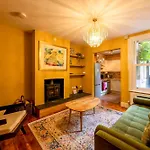 City Centre Luxury House - Garden Oasis, Kingsize Beds