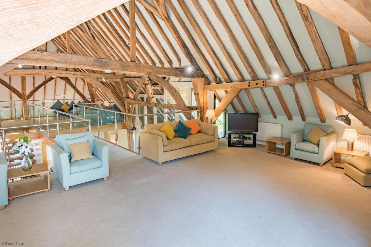 Great Higham Barn By Bloom * Cantorbéry