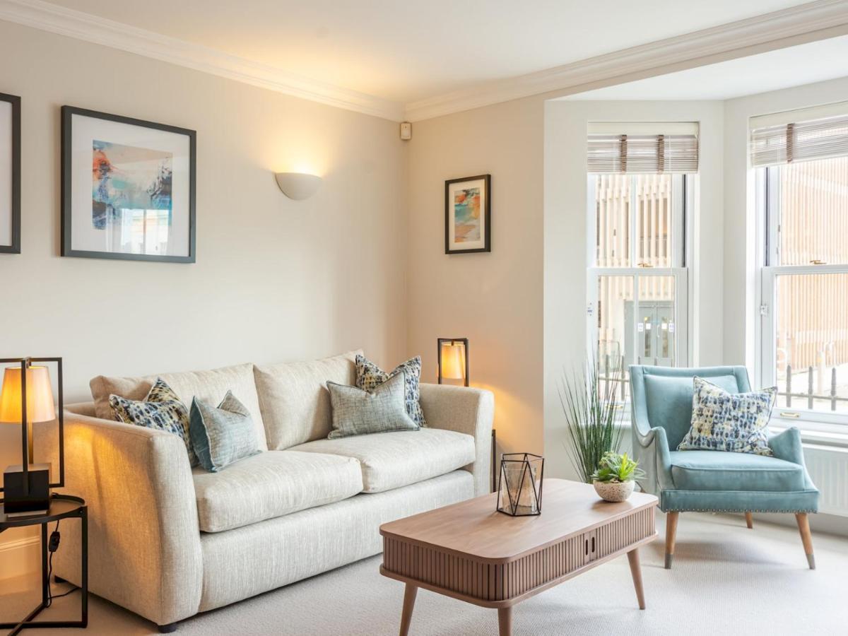 Apartment Pass The Keys A Luxurious With Secure Gated Parking