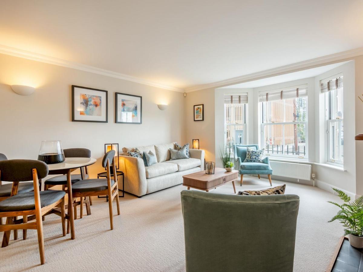 Pass The Keys A Luxurious With Secure Gated Parking Canterbury