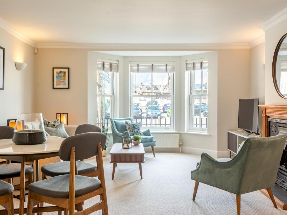 Apartment Pass The Keys A Luxurious With Secure Gated Parking Canterbury