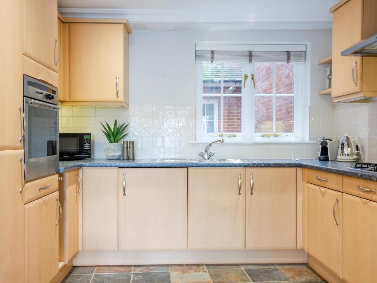 Apartment Pass The Keys A Luxurious With Secure Gated Parking Canterbury
