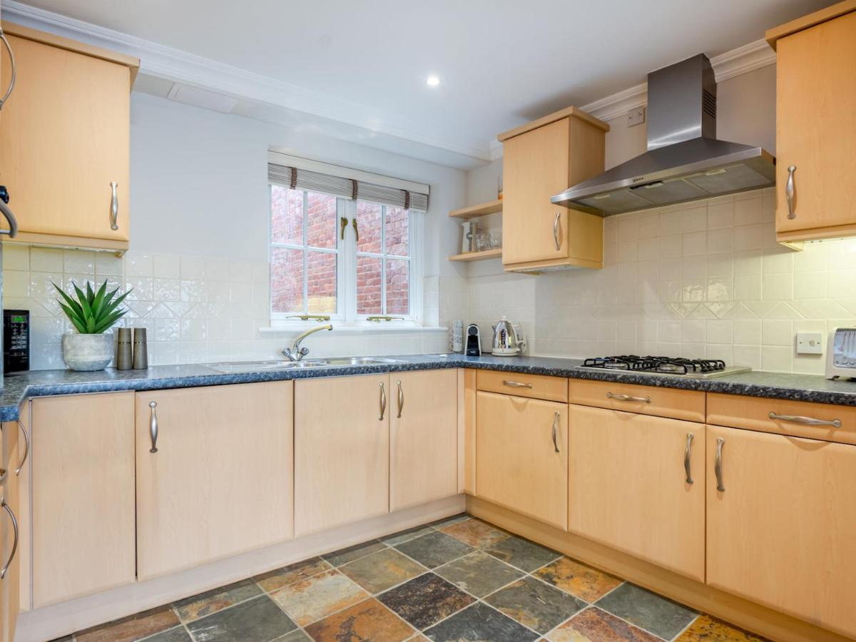 Apartment Pass The Keys A Luxurious With Secure Gated Parking