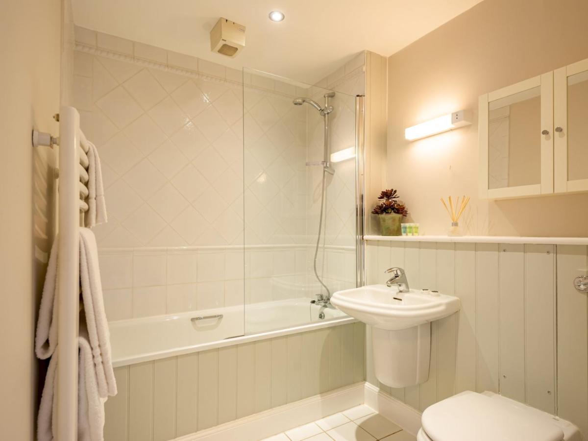 Pass The Keys A Luxurious With Secure Gated Parking Apartment Canterbury