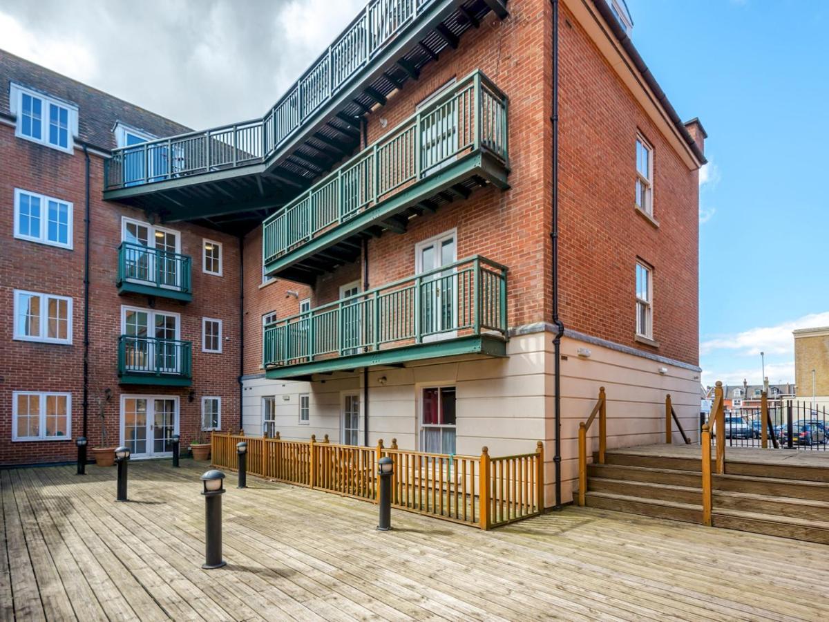 Apartment Pass The Keys A Luxurious With Secure Gated Parking Canterbury