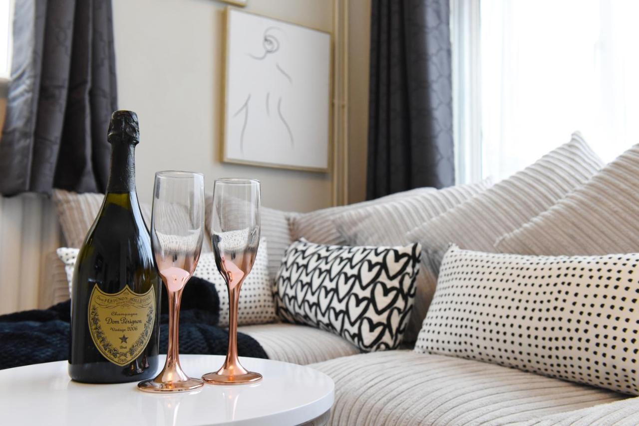Westgate House - 5 Bedroom Newly Renovated House With Hot Tub & Private Parking * Canterbury