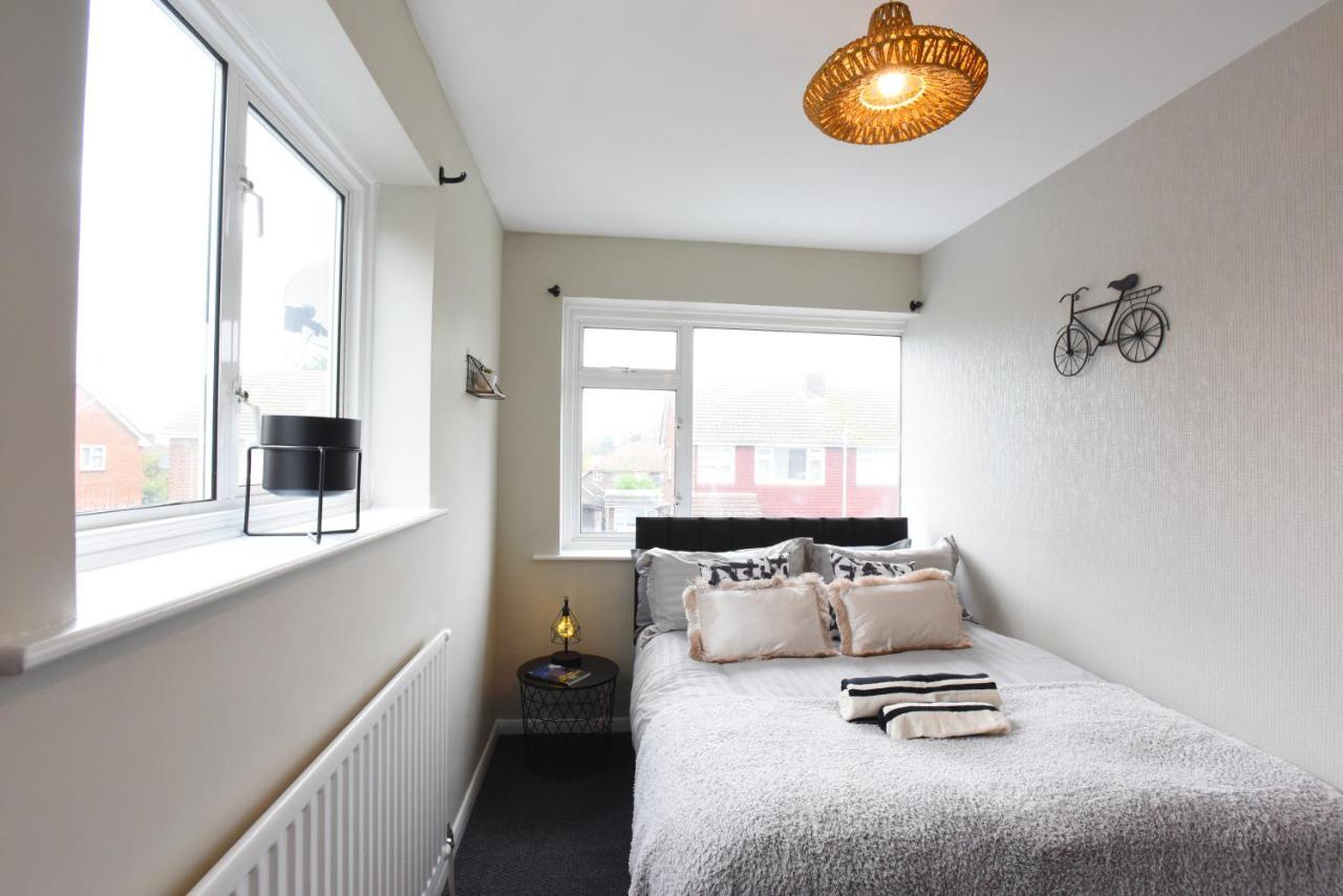 Westgate House - 5 Bedroom Newly Renovated House With Hot Tub & Private Parking Apartment Canterbury