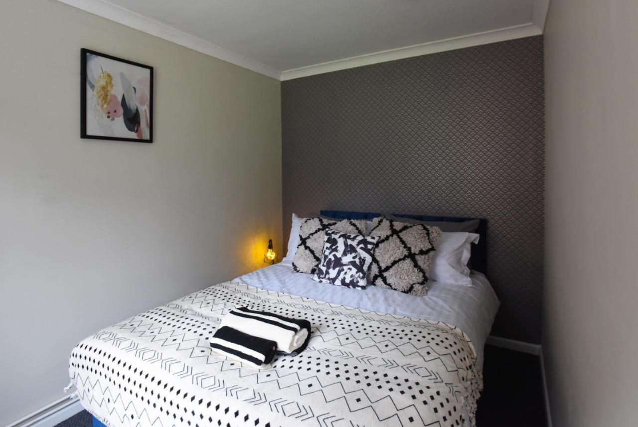 Westgate House - 5 Bedroom Newly Renovated House With Hot Tub & Private Parking