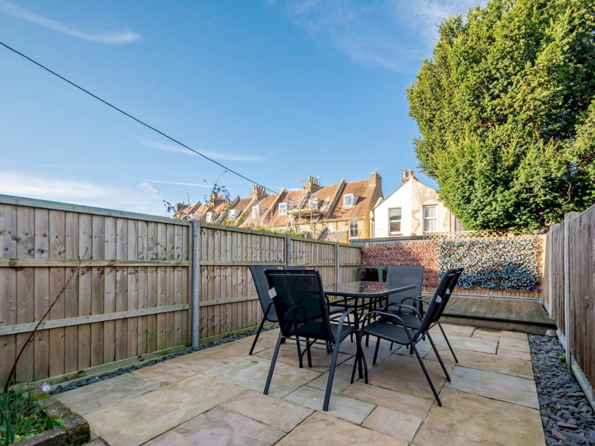 Holiday home Pass The Keys Cosy Terrace Within Walls Ideal For Exploring *