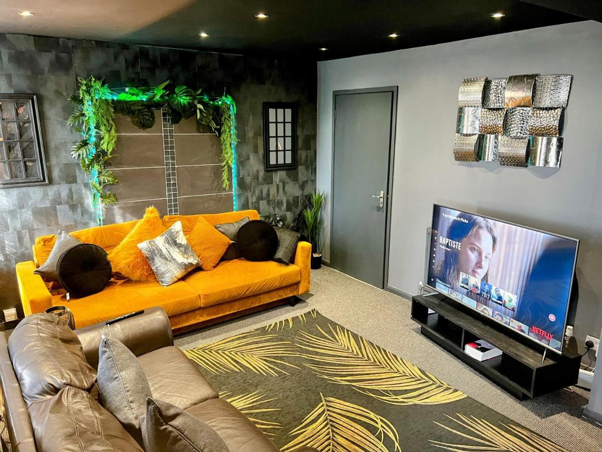 Hébergement de vacances The Cave House With Hot Tub