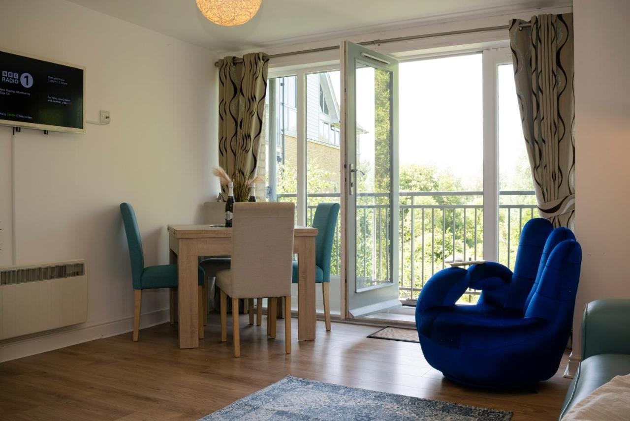 Spacious 3 Bedroom Free Parking! Canterbury