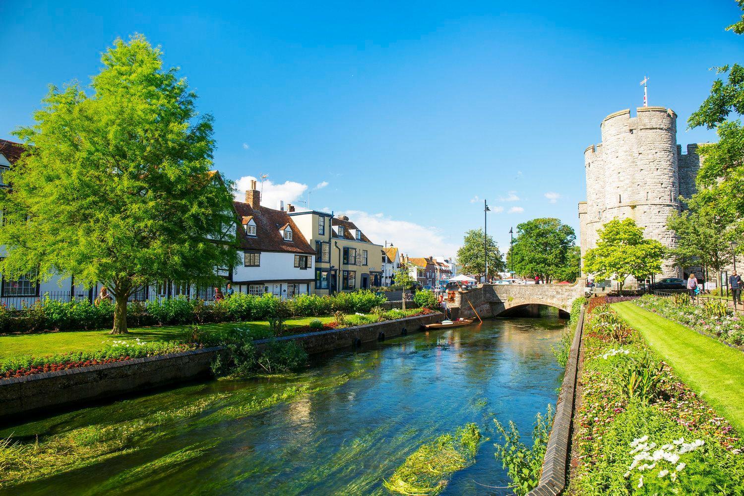 Holiday home Stylish 3-bedroom In City-centre - Superb Location!