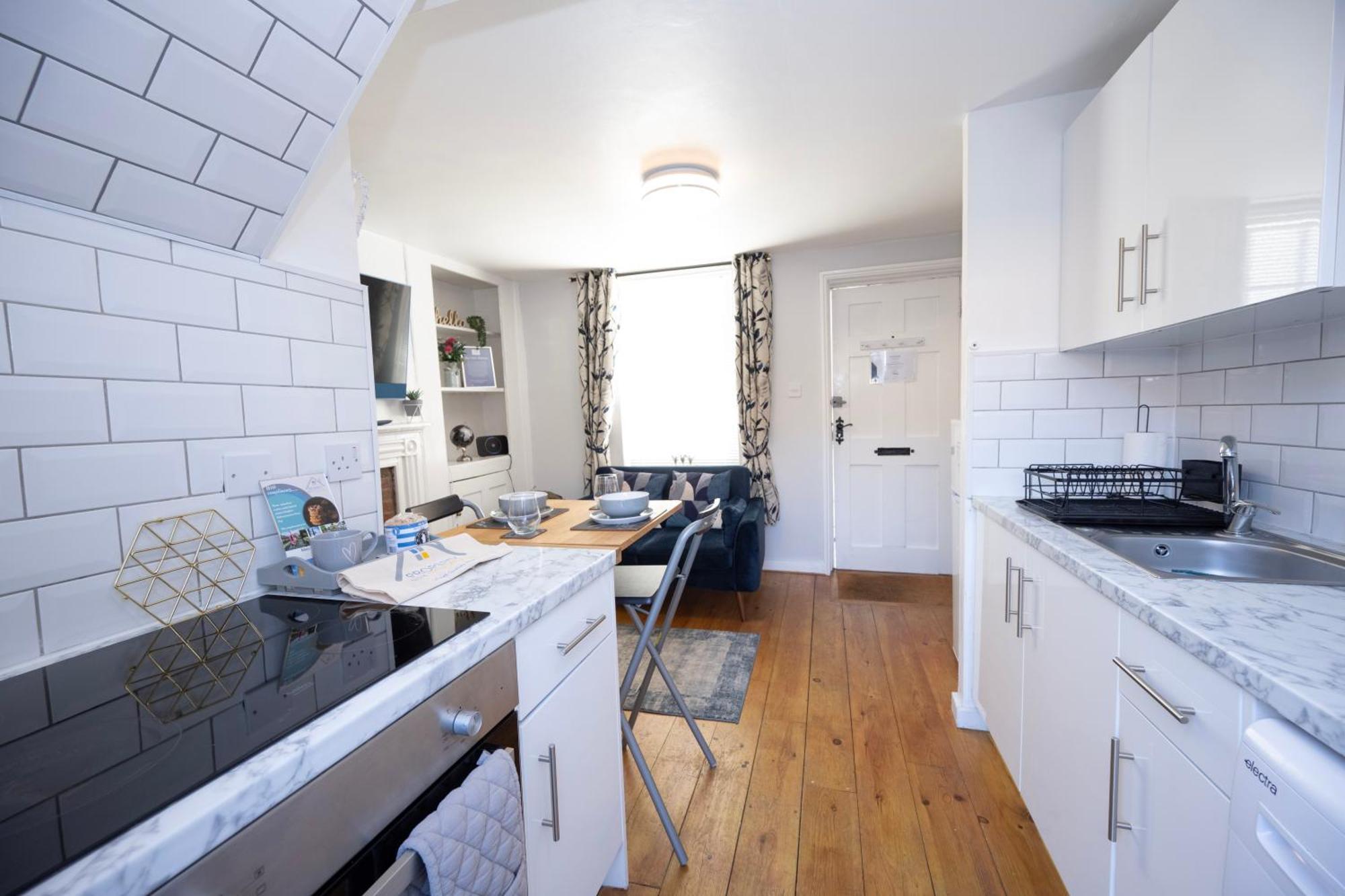 The Little Marlowe - 1 Bed Centre Holiday home Canterbury