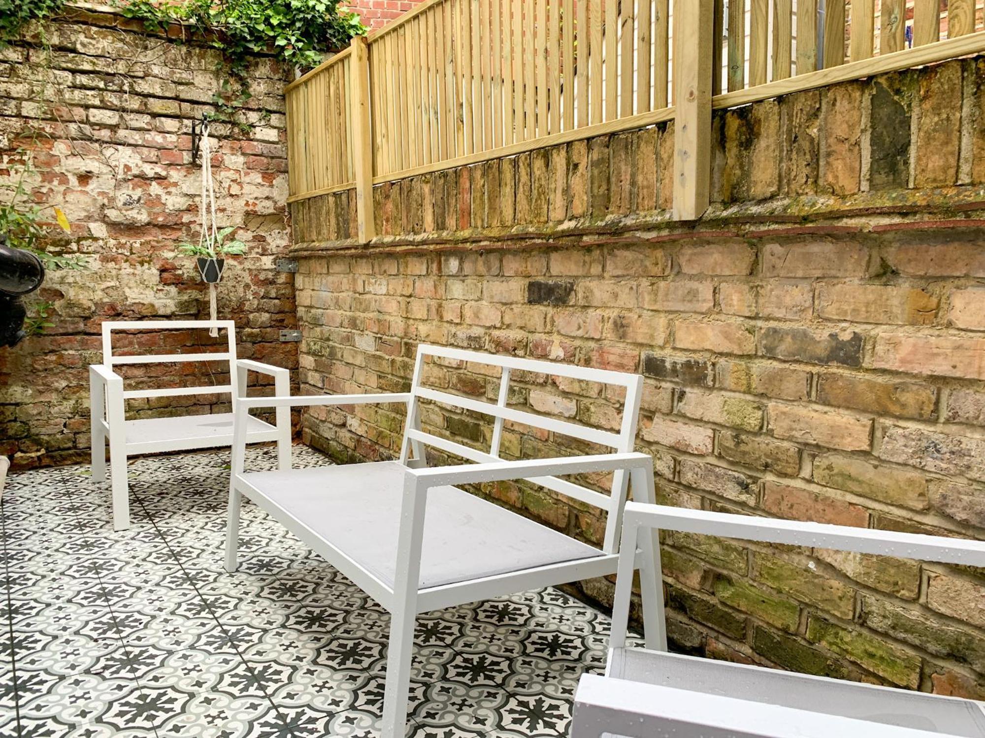 Stylish 3-bedroom In City-centre - Superb Location! Holiday home