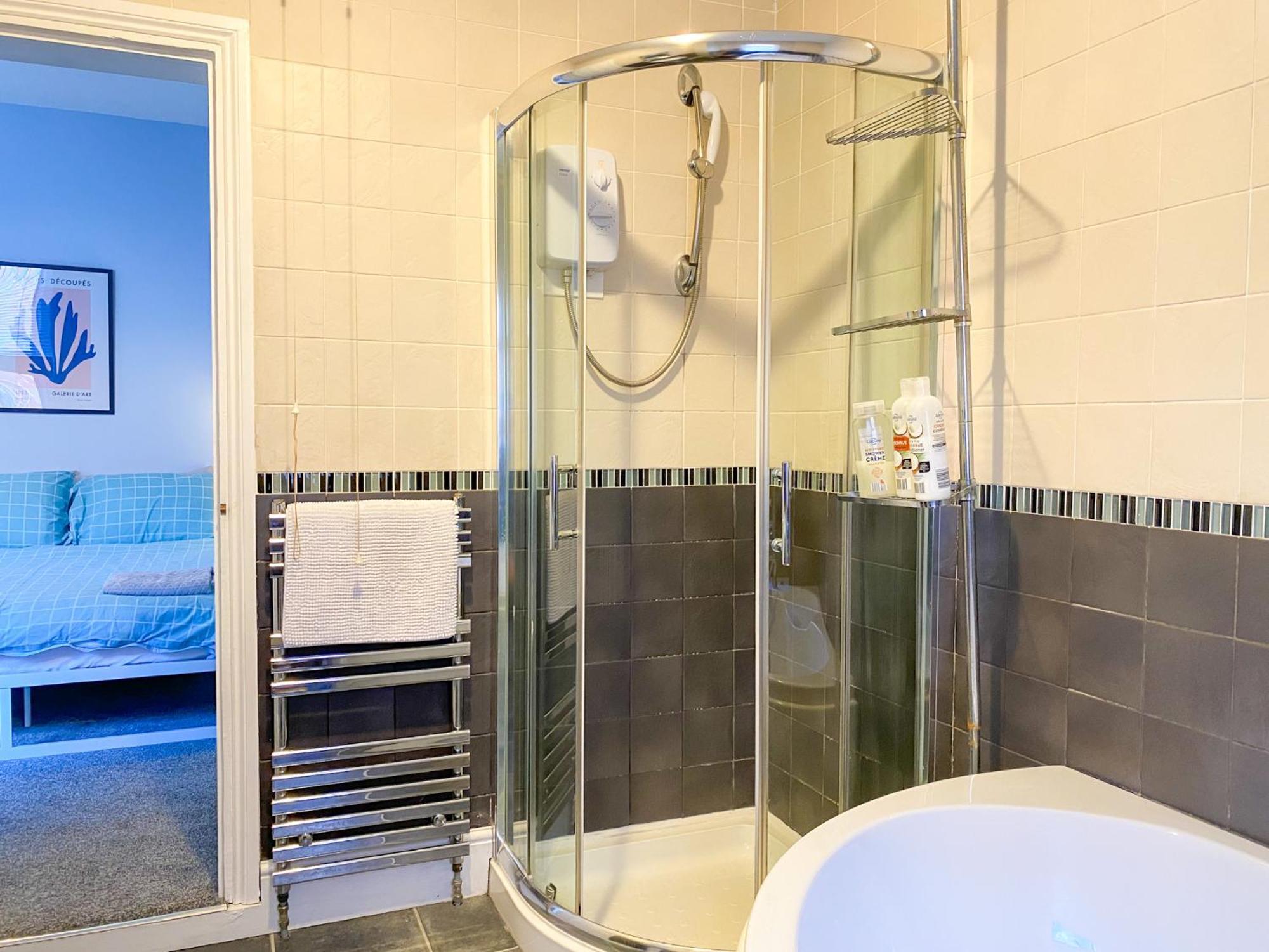 Stylish 3-bedroom In City-centre - Superb Location! * Canterbury