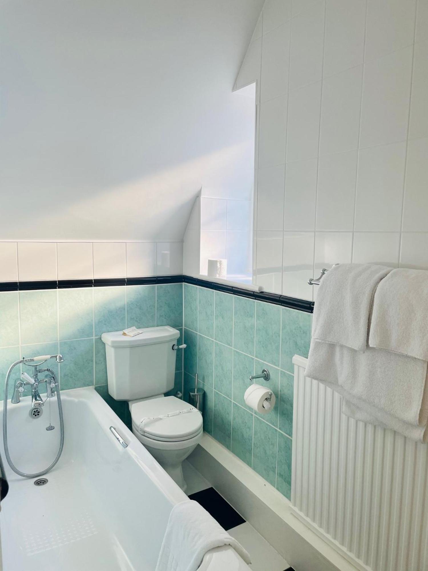And Apartment's 3*