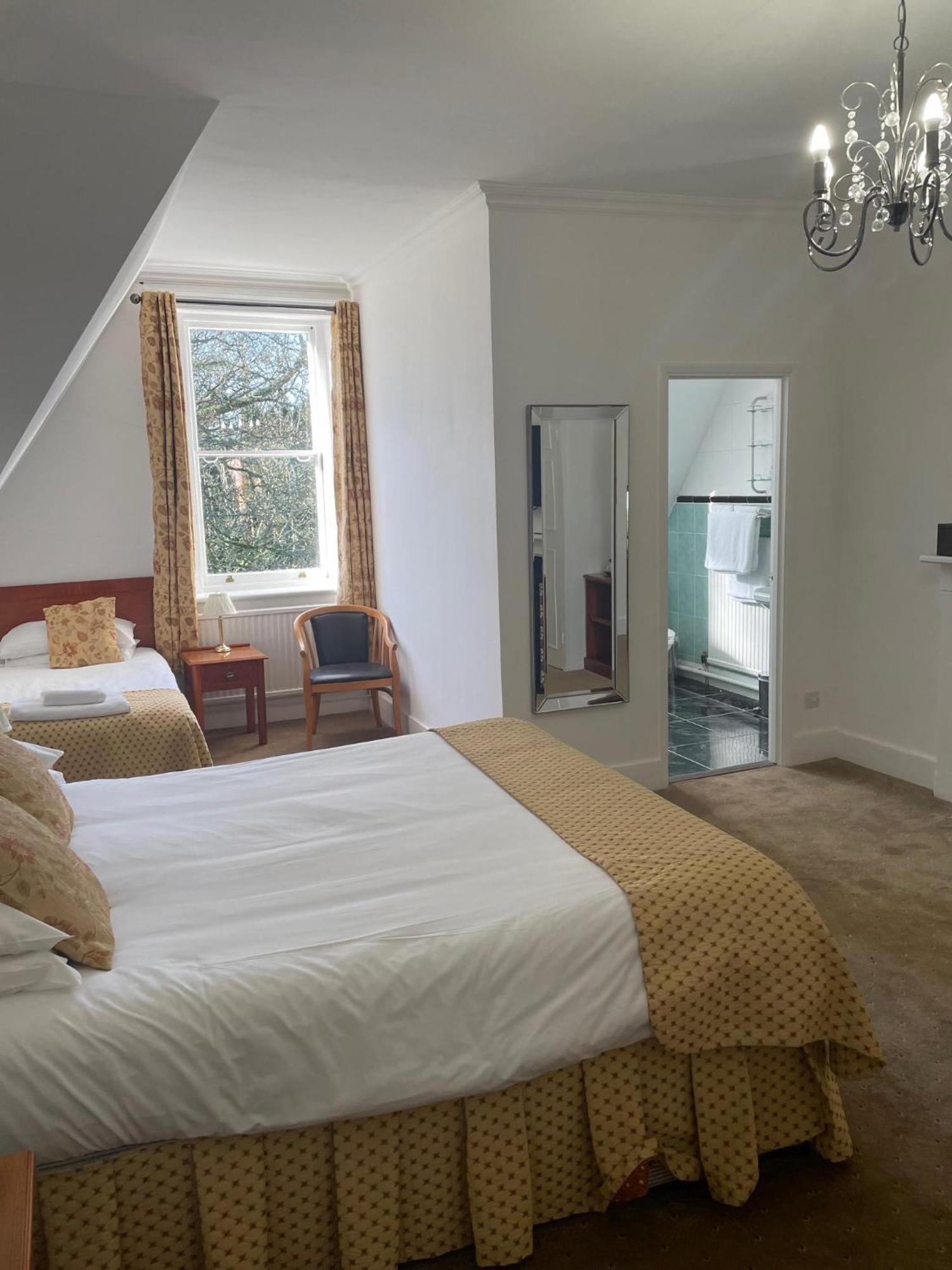 And Apartment's 3*