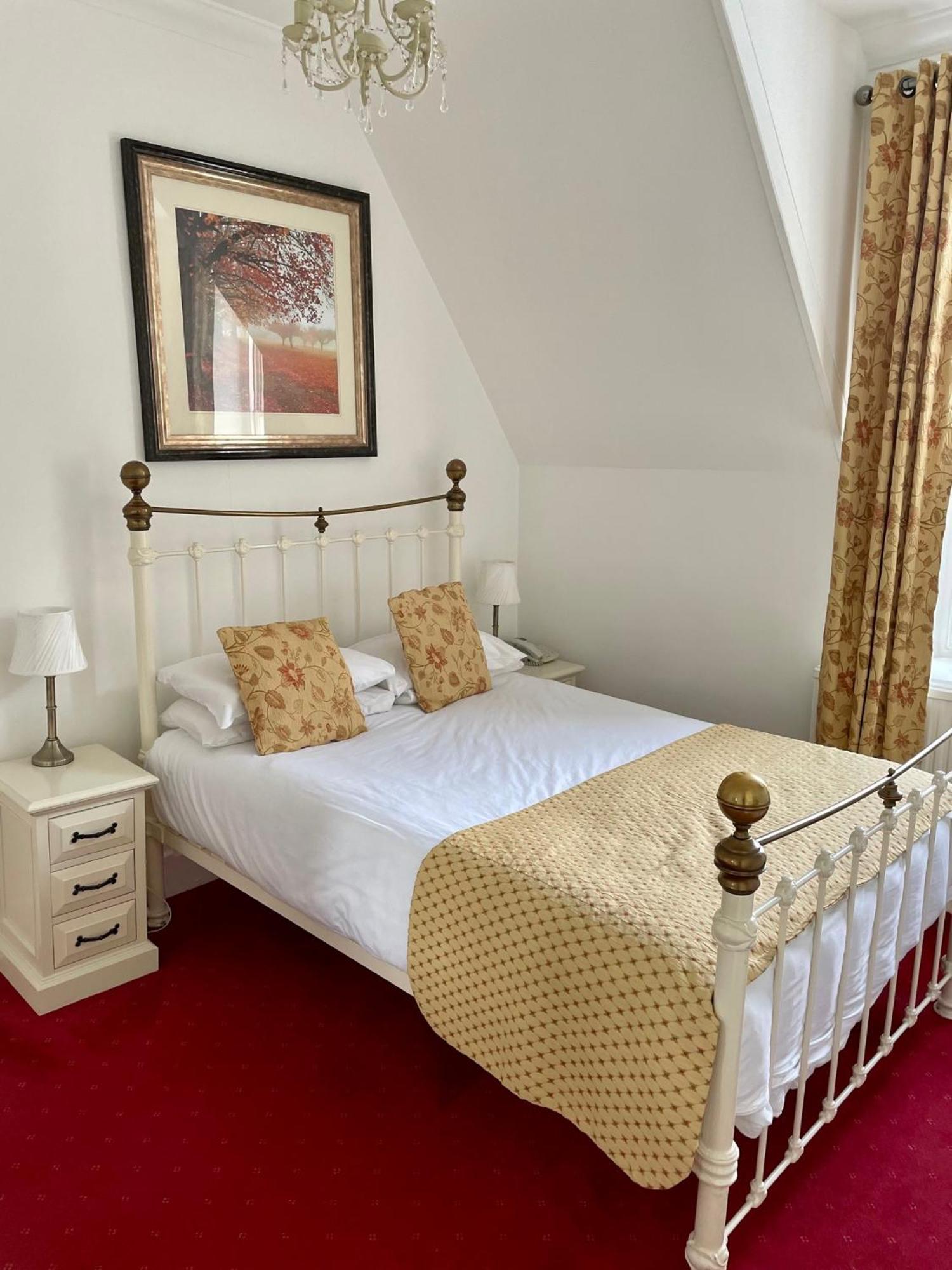 And Apartment's Hotel Canterbury