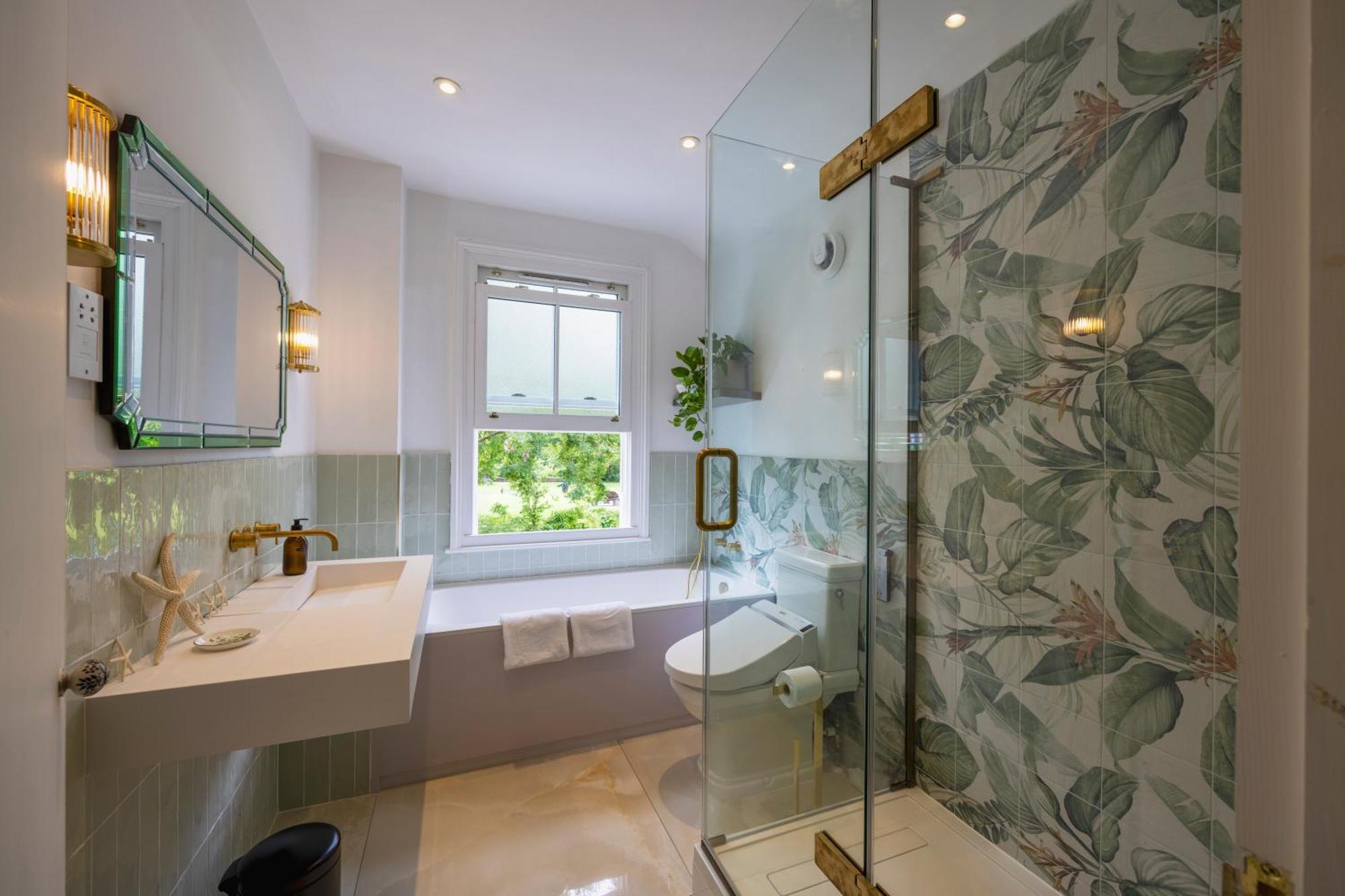 Hébergement de vacances Centre Luxury House - Garden Oasis, Kingsize Beds *