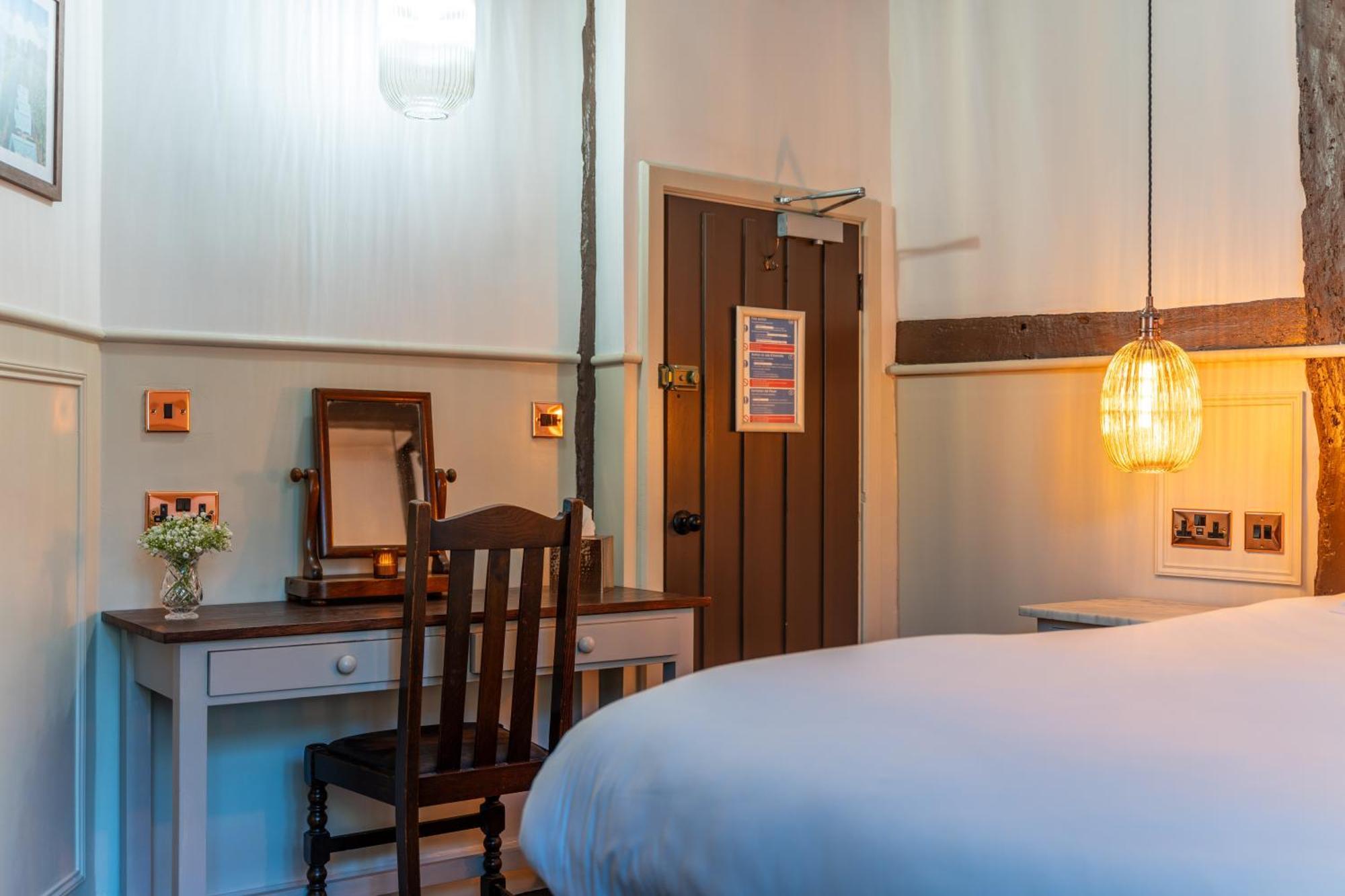 Woolpack 4*