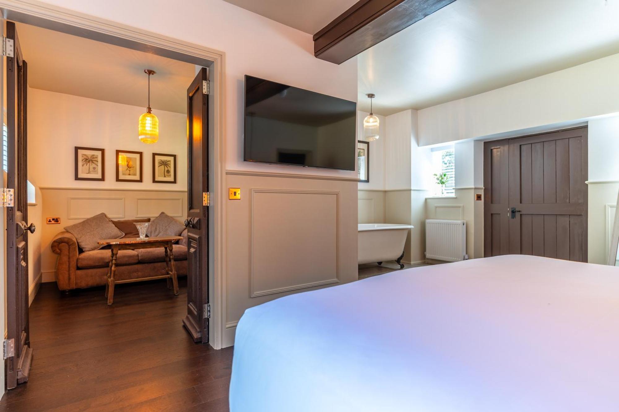 Woolpack 4*