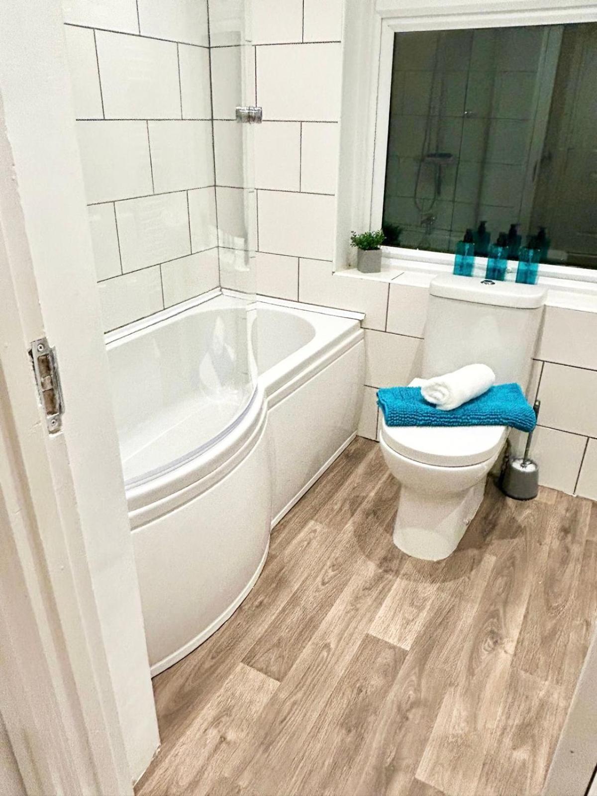 Casa de férias Centre 4bedroom House With Free Parking