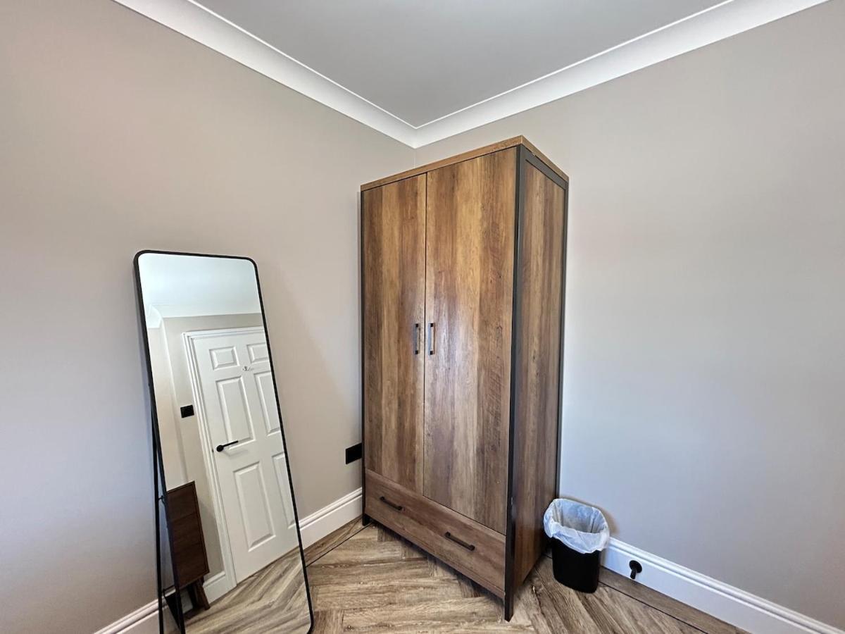 Stylish In With Parking Holiday home Canterbury