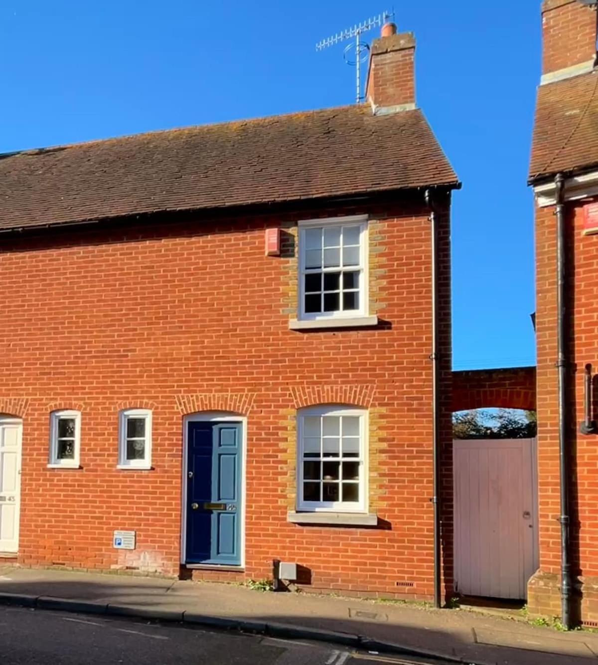 Stylish In With Parking Holiday home