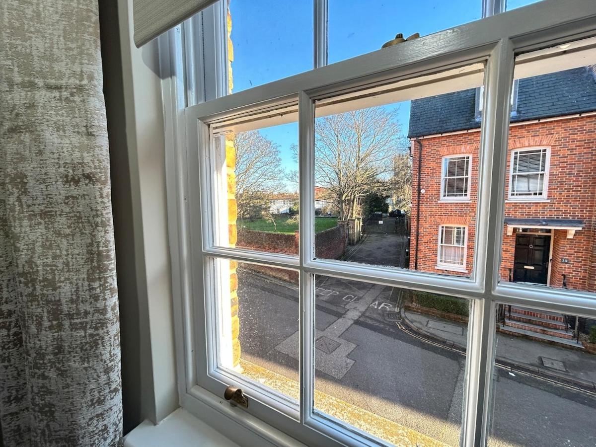 Stylish In With Parking Holiday home *