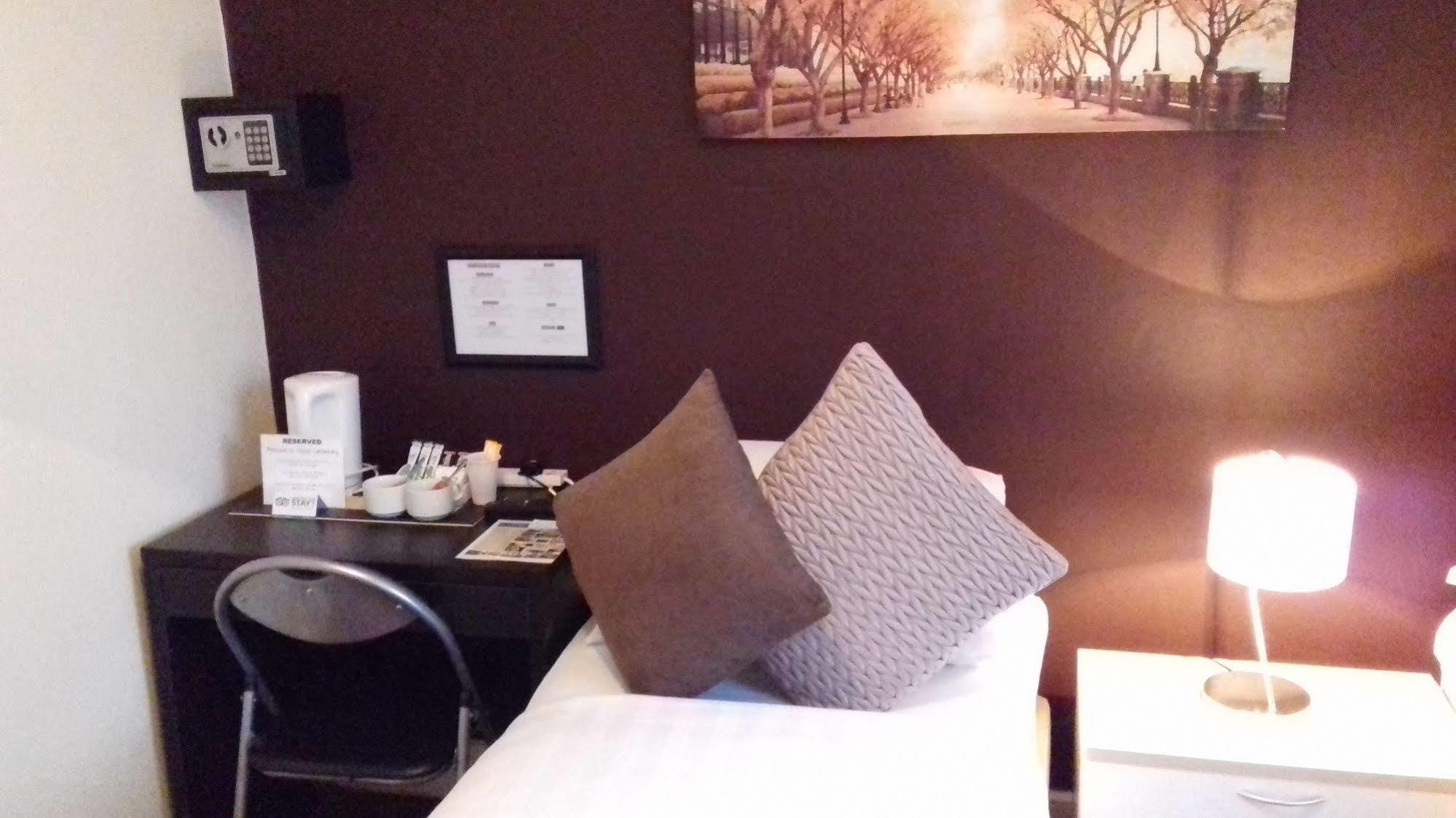 Kipps Backpackers Hostel *