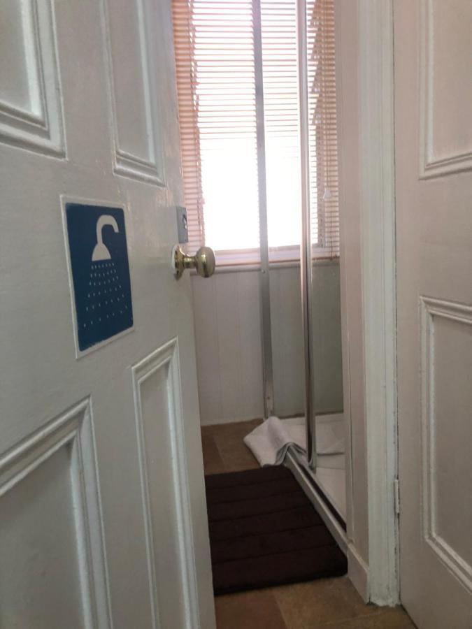 Kipps Backpackers Hostel *