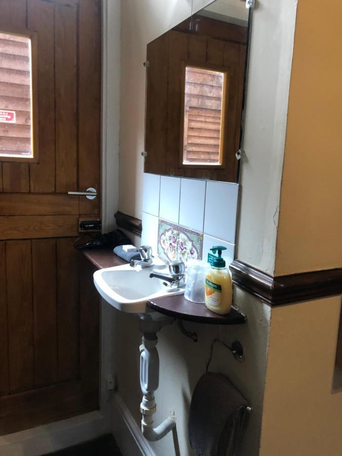Kipps Backpackers Hostel *