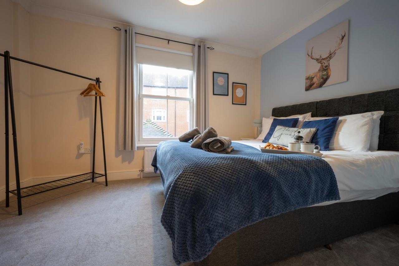 The Copperfield - Modern 4 Bed House With Parking Canterbury