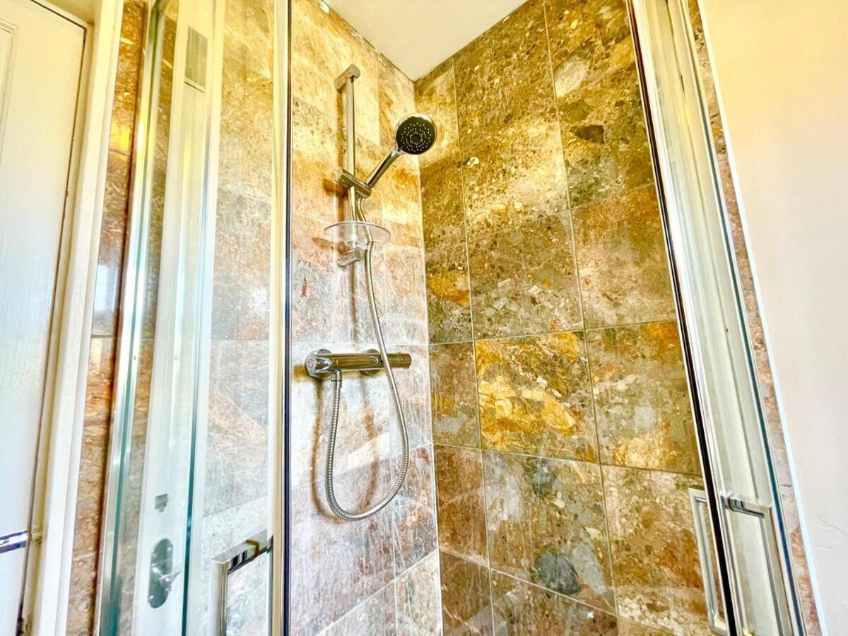 Casa de férias Near Centre Greta For Families, Contractors Or Holidays! Sleeps 5 *
