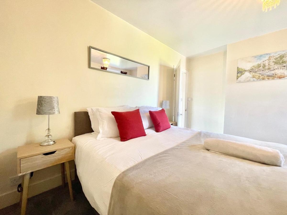 Near Centre Greta For Families, Contractors Or Holidays! Sleeps 5 Casa de férias